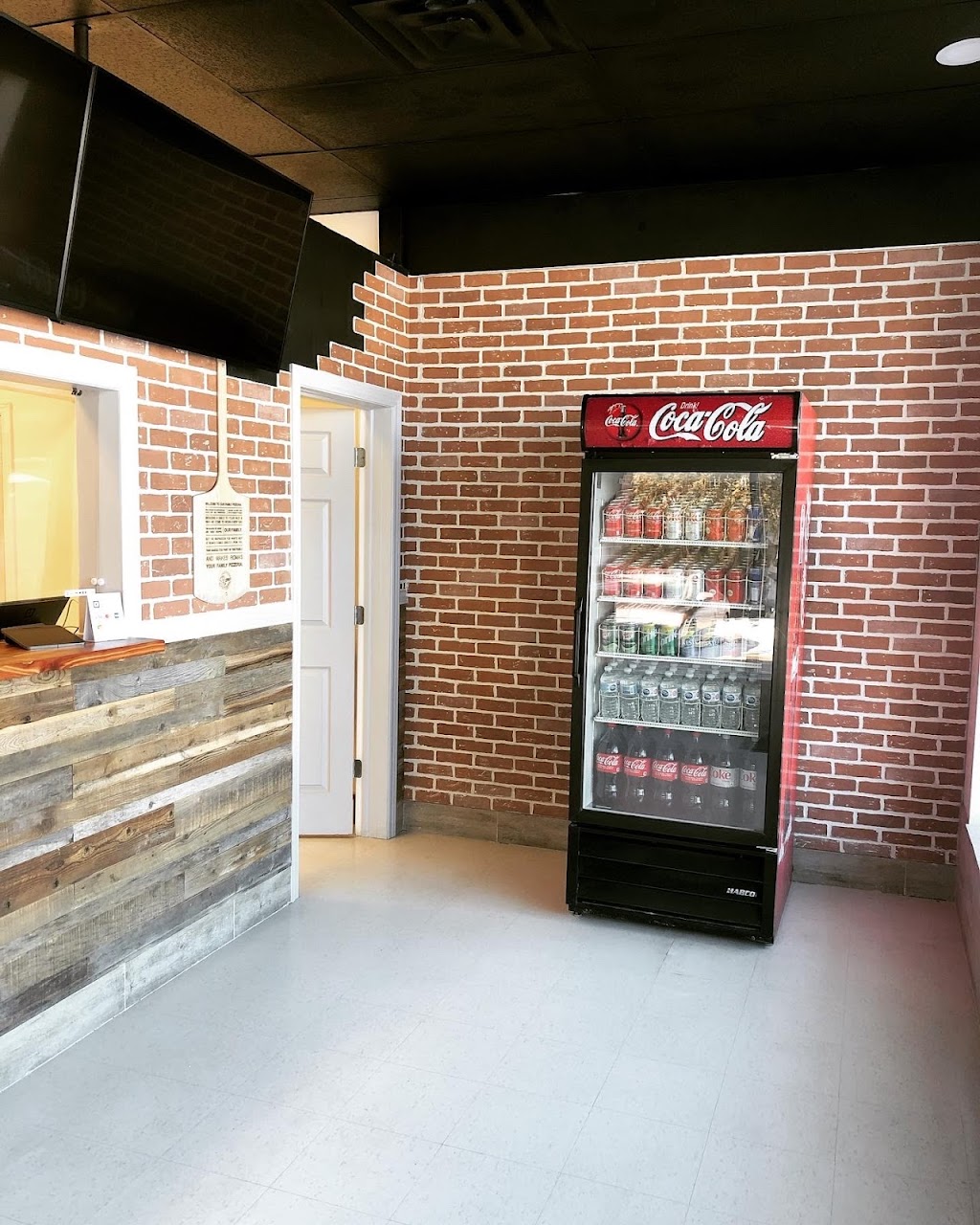 Romas Pizzeria | 8 Water St Unit 6, Hastings, ON K0L 1Y0, Canada | Phone: (705) 696-1414