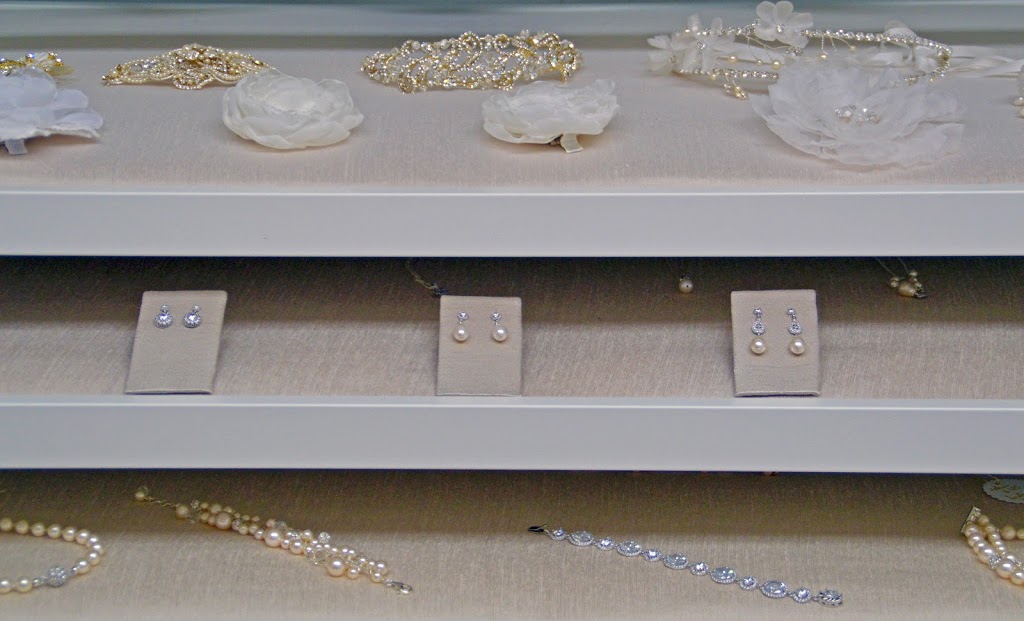 Parure | 6021 Chemin St François, Saint-Laurent, QC H4S 1B6, Canada | Phone: (514) 779-9322