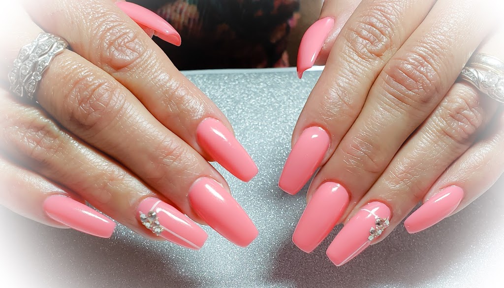 Aura Nails | 9880 Athens Rd SE, Calgary, AB T2J 1B9, Canada | Phone: (403) 862-9465