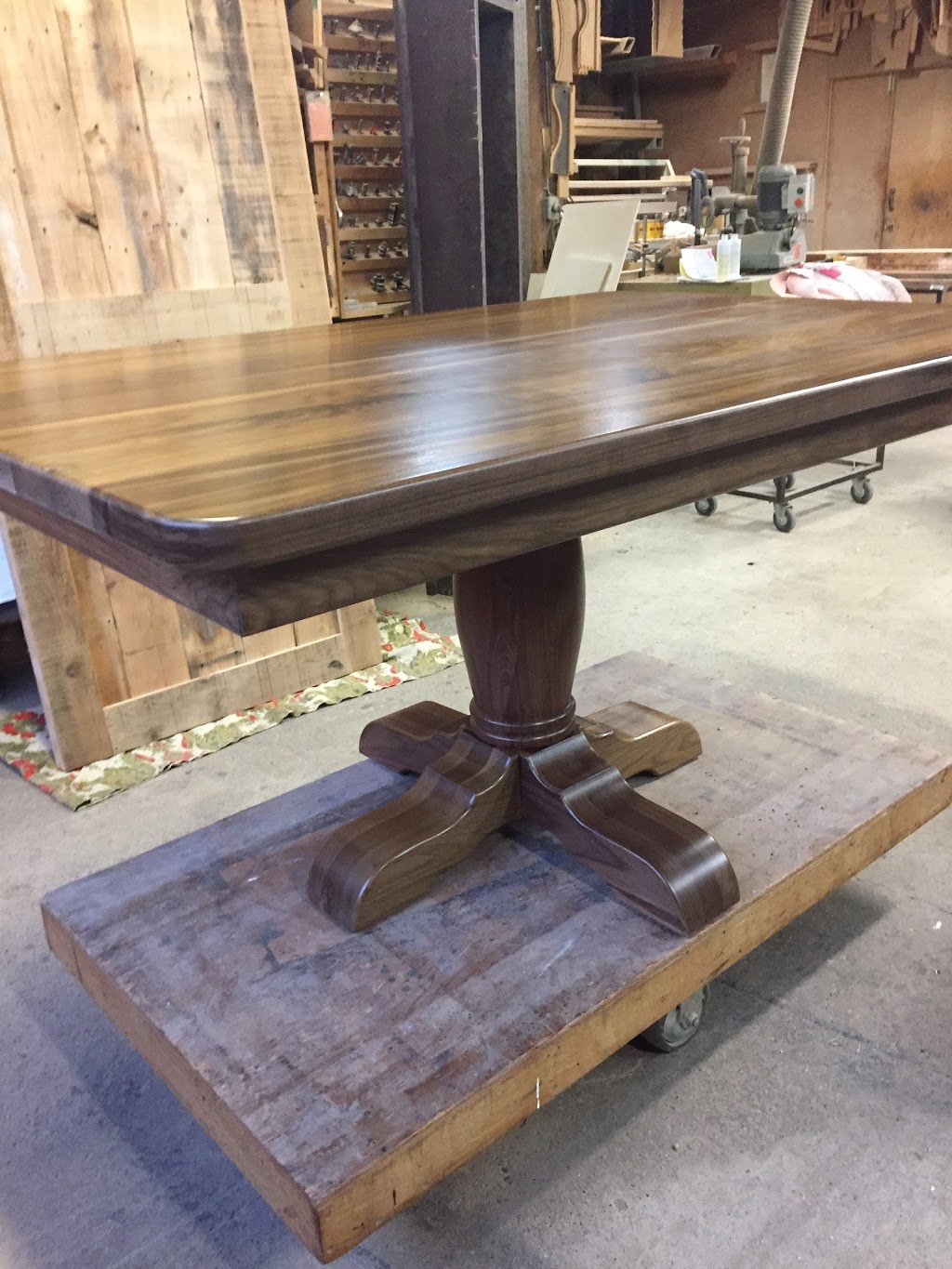 Freys Custom Furniture | 230 Glasgow St S, Waterloo, ON N2J 4G8, Canada | Phone: (519) 746-7450