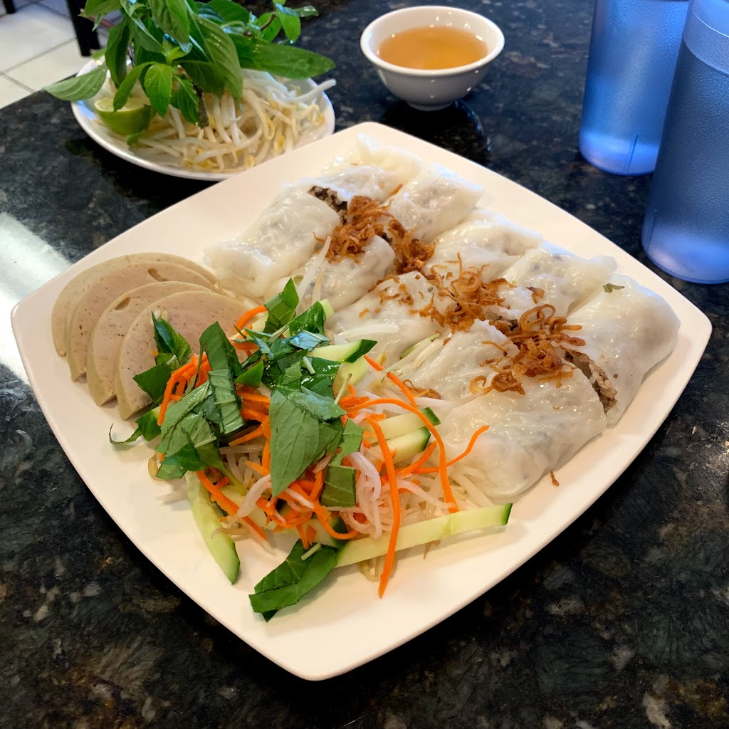 Pho Huong Trang | 3366 Keele St, North York, ON M3M 2Y9, Canada | Phone: (416) 638-1480