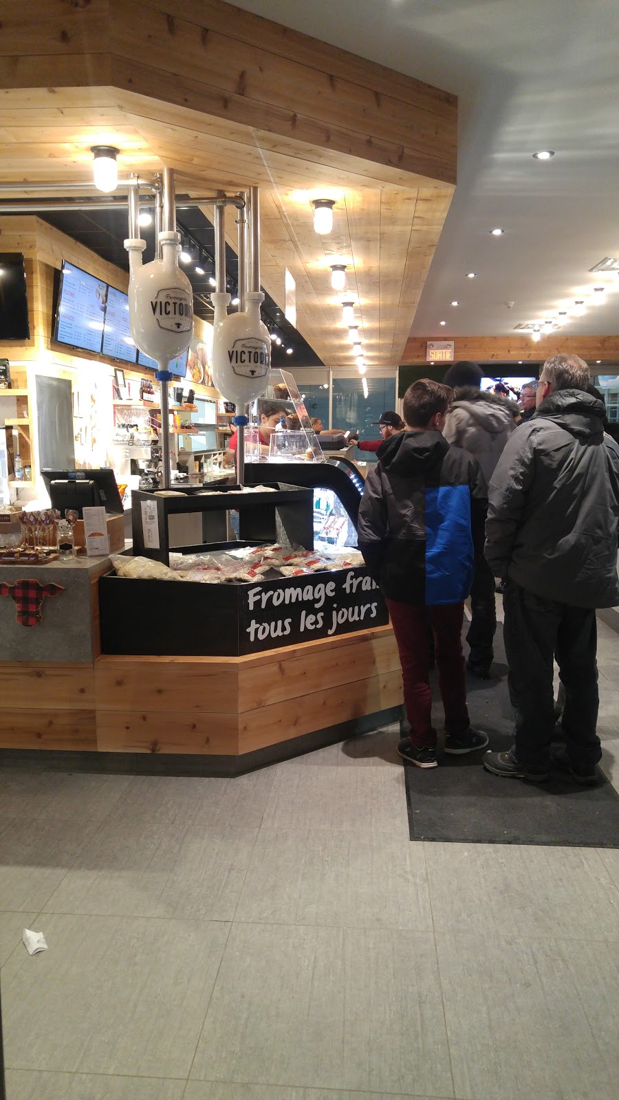 Fromagerie Victoria | 5477 Rue Wilfrid-Hallé, Lévis, QC G6V 6E1, Canada | Phone: (418) 304-2054