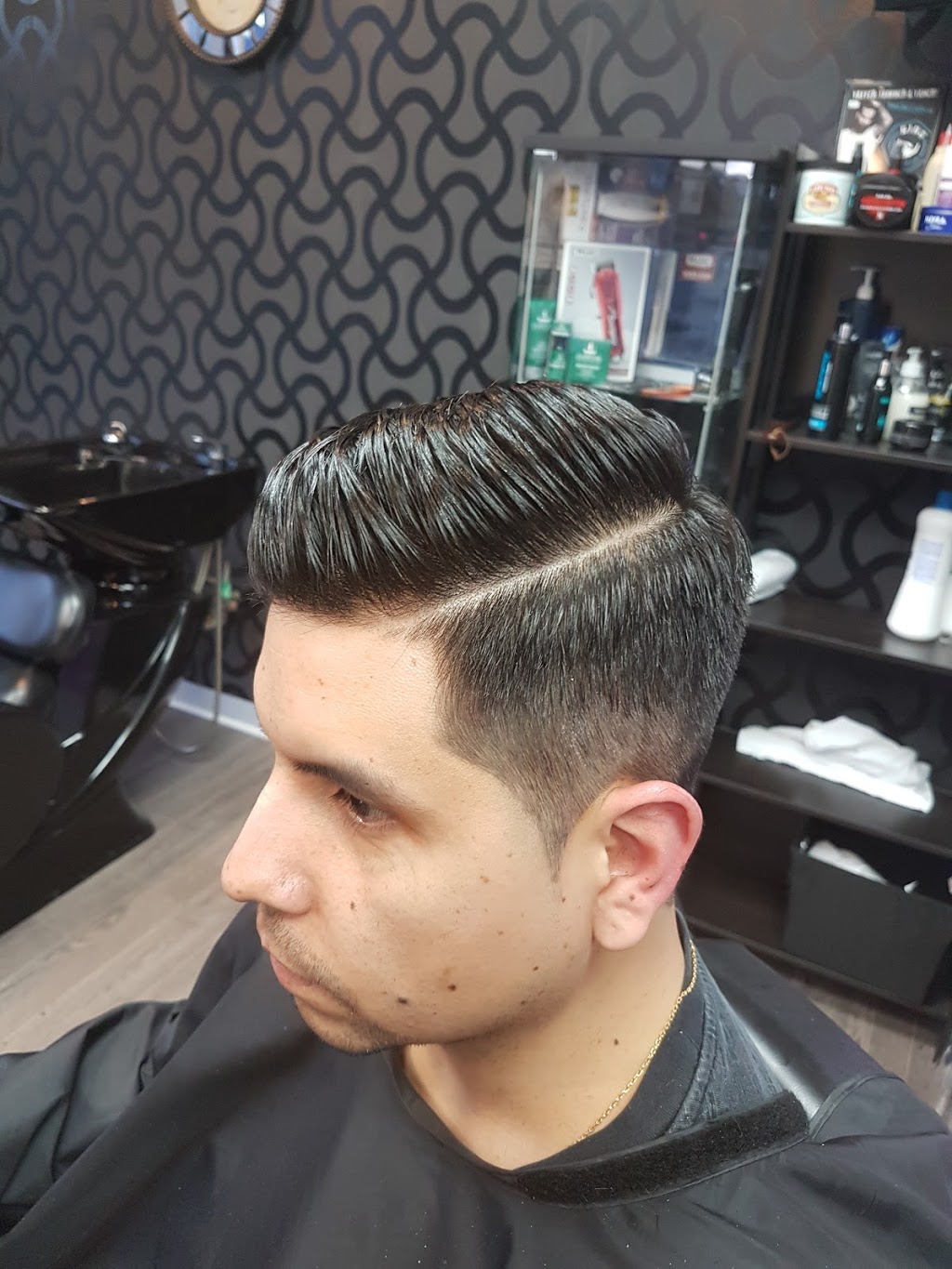 Salon AMIR | 1874 Boulevard des Laurentides, Laval, QC H7M 2S4, Canada | Phone: (514) 577-7207