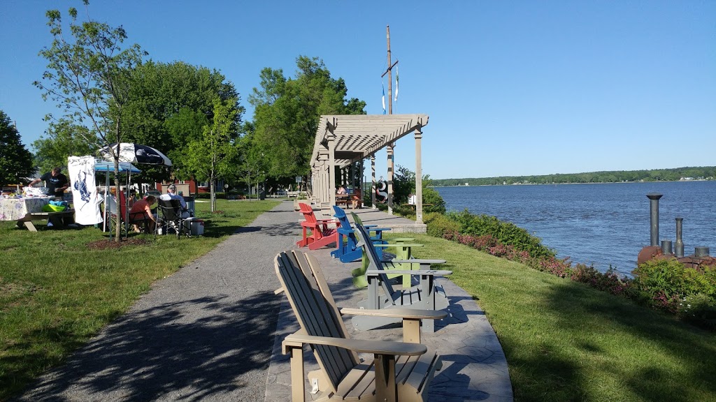 Library Ginette-Rivard-Tremblay | 12 Rue Louis-Joseph-Doucet, Lanoraie, QC J0K 1E0, Canada | Phone: (450) 887-1100