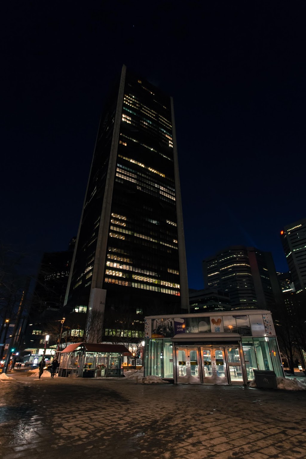RBC Royal Bank | atm | 800 Rue du Square-Victoria, Montréal, QC H4Z 1A1, Canada | 5148742959 OR +1 514-874-2959