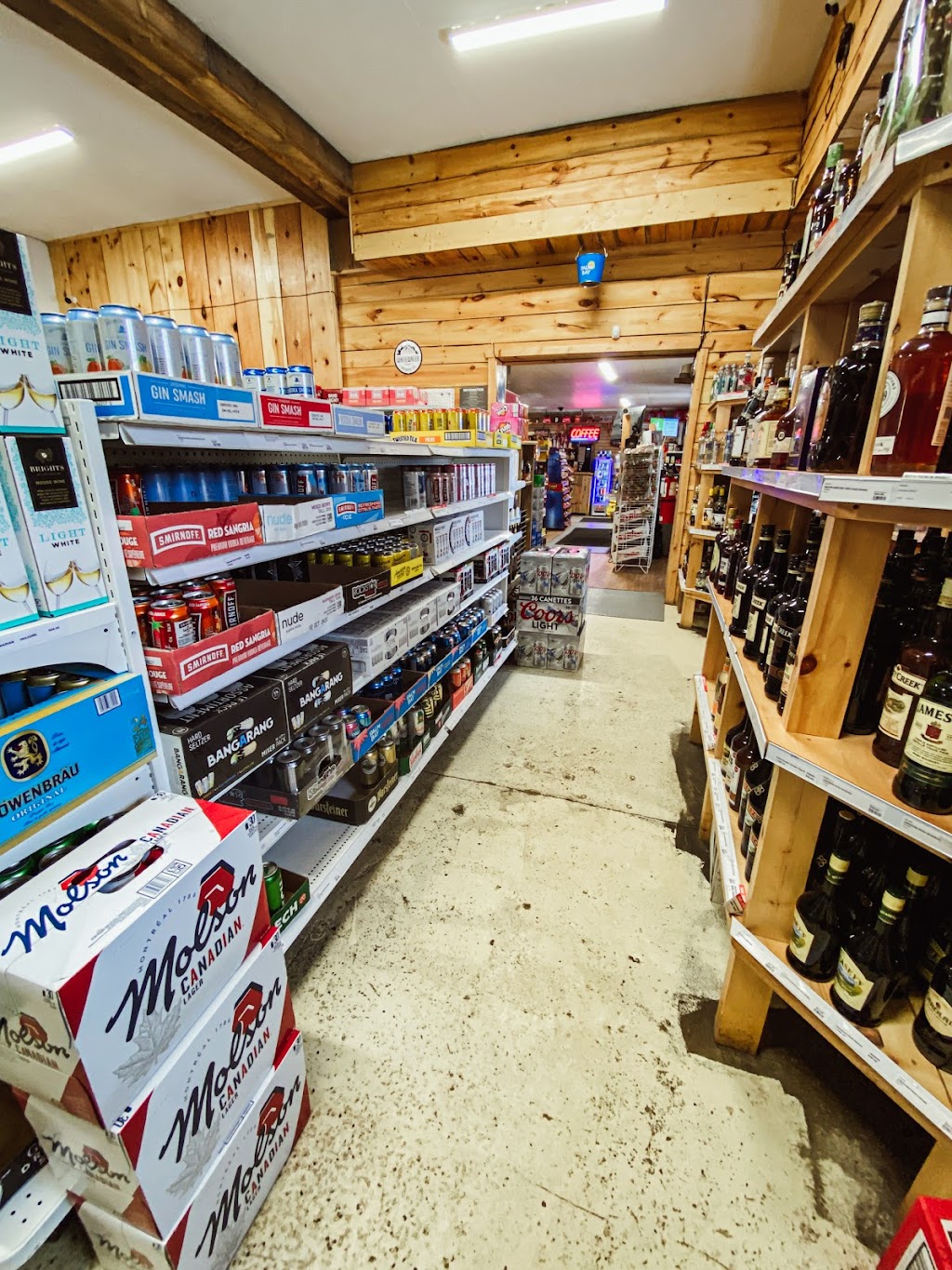 ALICE GENERAL STORE ESSO | 10679 Round Lake Rd, Pembroke, ON K8A 0K7, Canada | Phone: (613) 735-8307