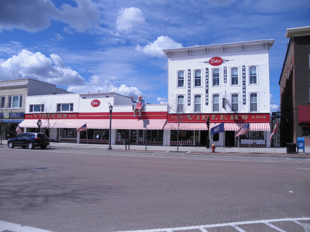Vidlers 5 & 10, Inc. | 676 - 694 Main St, East Aurora, NY 14052, USA | Phone: (716) 652-0481