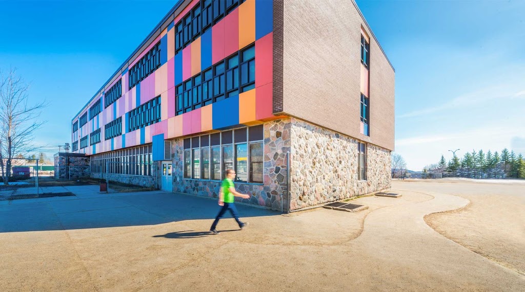 Les Peintures Esquisses - Peintre en bâtiment Rive-Nord | 962 Rue Fournier, Saint-Jérôme, QC J7Z 4X3, Canada | Phone: (514) 502-8173