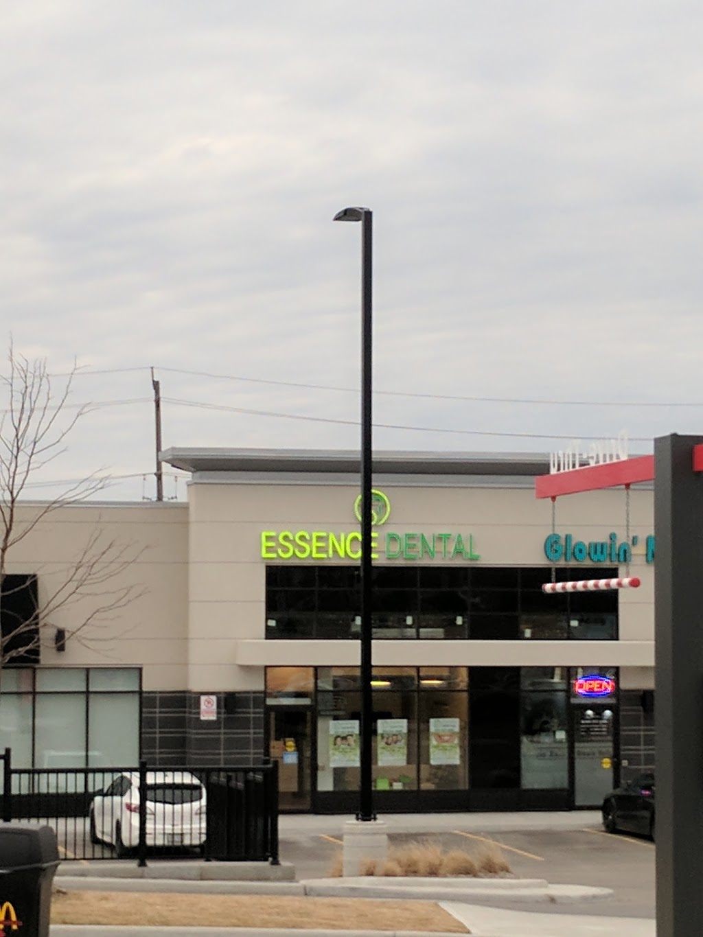 Essence Dental | 233 Earl Stewart Dr #6, Aurora, ON L4G 7Y3, Canada | Phone: (905) 503-8686