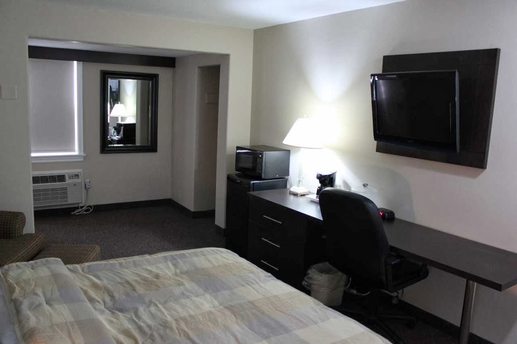 Econo Lodge Sudbury | 1145 Lorne Street, Sudbury, ON P3C 4S8, Canada | Phone: (705) 674-4203