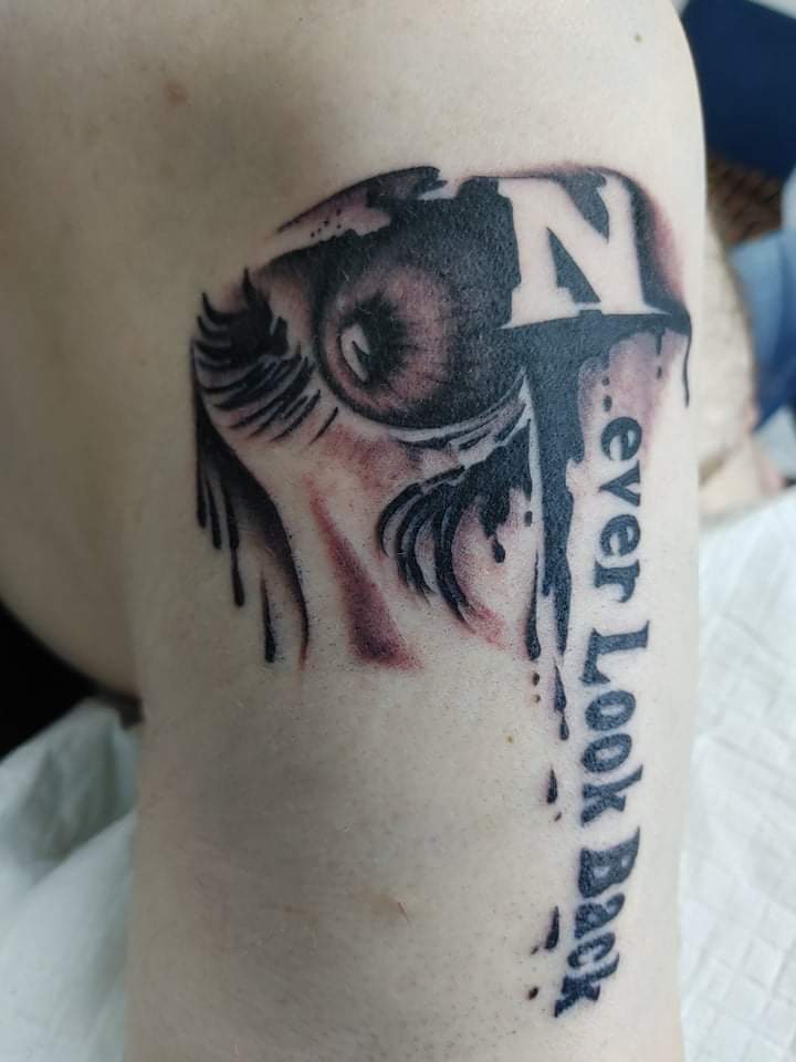 Tatouage universel | *************horaire variable selon achalandage***********, 2 Chem. de lÉquerre, Baie-Saint-Paul, QC G3Z 2Y5, Canada | Phone: (418) 200-8181