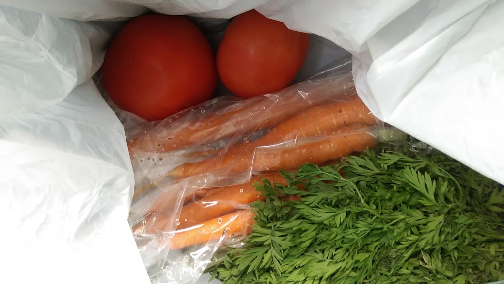 Kelowna Fruit Stand | 2810 Benvoulin Rd, Kelowna, BC V1W 2E3, Canada | Phone: (250) 765-5225