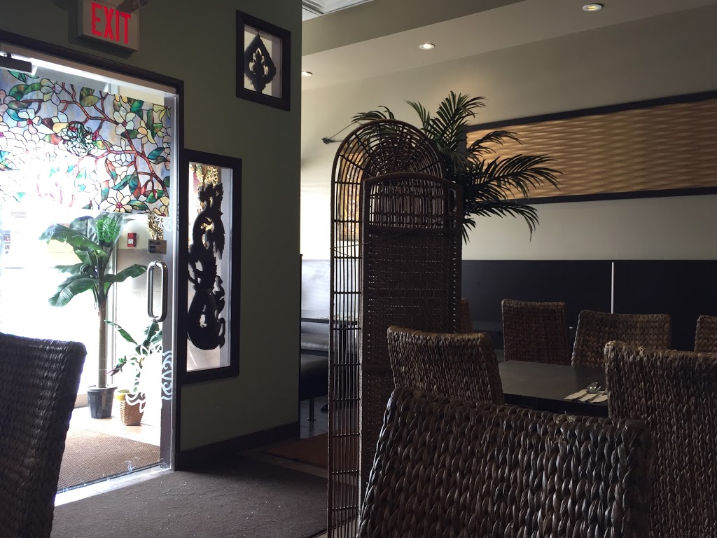 Thai Villa | 1076 Hoover Park Dr, Whitchurch-Stouffville, ON L4A 0K2, Canada | Phone: (905) 642-8298