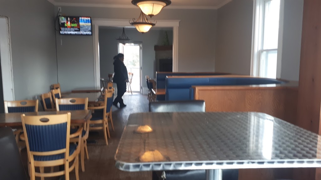 Spotstar Family Restaurant | 259 Kent St W, Lindsay, ON K9V 2Z3, Canada | Phone: (705) 878-3938
