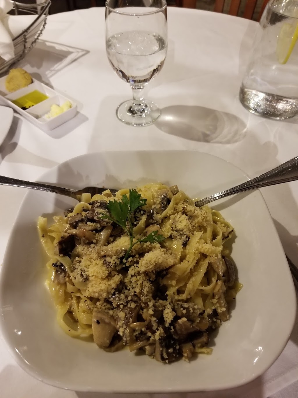Bistro Grande | 1000 Eglinton Ave W, Toronto, ON M6C 2C5, Canada | Phone: (416) 782-3302