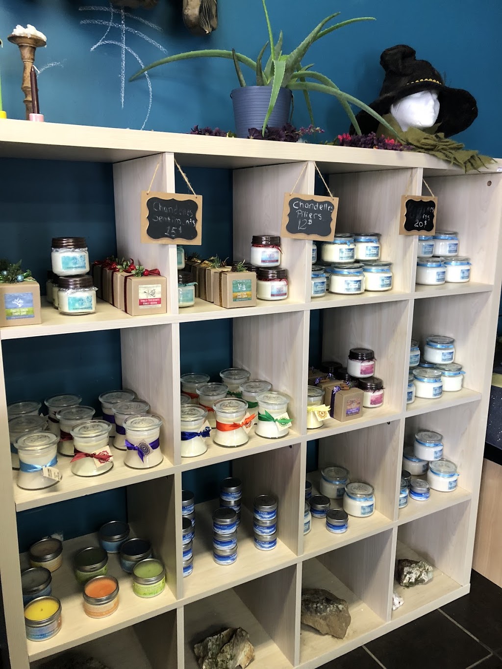 Nouvelle Lune | 1096 Chemin de Montréal O, Gatineau, QC J8M 1C2, Canada | Phone: (819) 961-1119