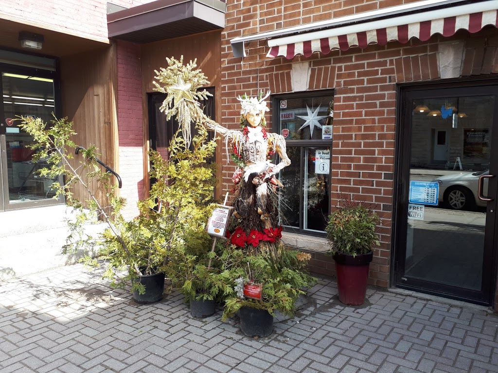 The Village Bean Coffee House | 205B St Lawrence St, Merrickville, ON K0G 1N0, Canada | Phone: (613) 269-4646