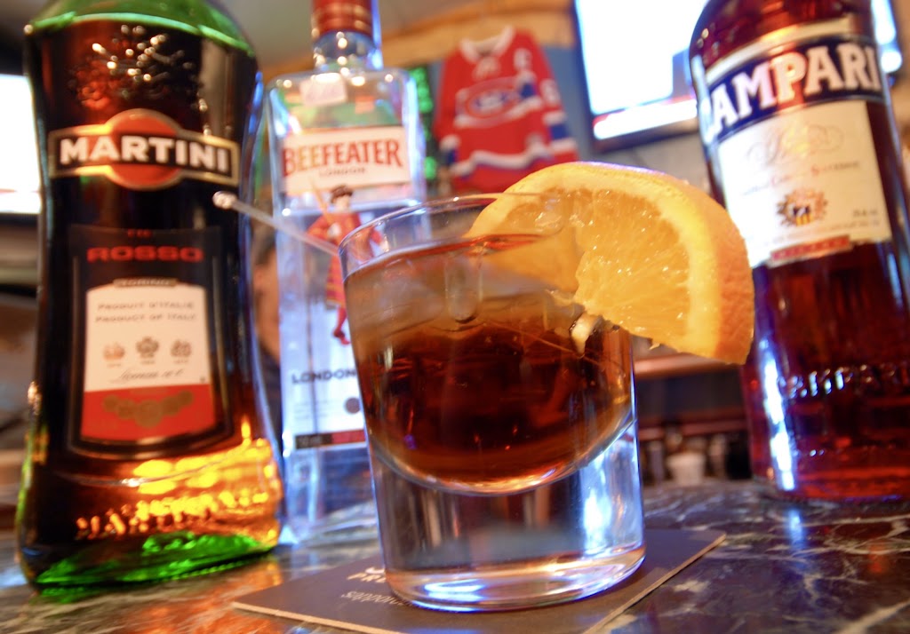 Bruno Sport Bar | 313 Rue Beaubien E, Montréal, QC H2S 1R9, Canada | Phone: (514) 271-8364
