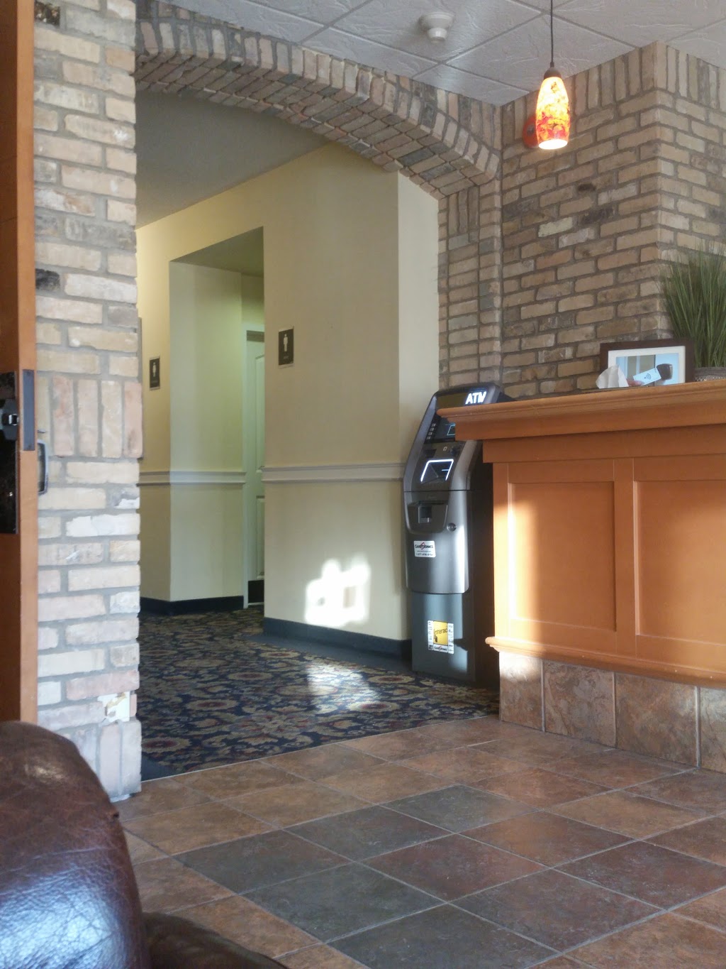 Park West Inn | 525 Dale Blvd, Winnipeg, MB R3R 2J8, Canada | Phone: (204) 895-8200