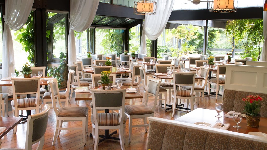 Shaughnessy Restaurant | 5251 Oak St, Vancouver, BC V6M 4H1, Canada | Phone: (604) 261-0011
