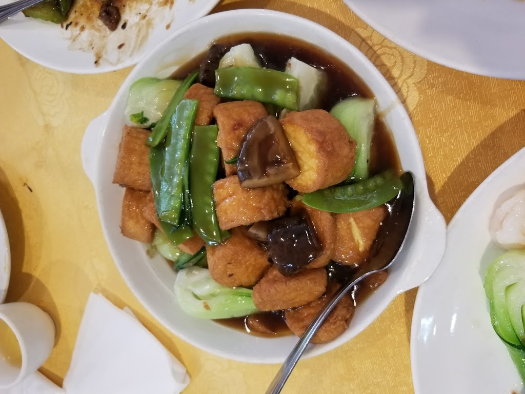 Lucky Dragon Palace Restaurant | 5822 Victoria Dr, Vancouver, BC V5P 3W5, Canada | Phone: (604) 325-0783