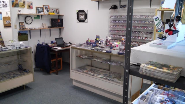 Sports Card Connection | 51 St Annes Rd, Winnipeg, MB R2N 4Y6, Canada | Phone: (204) 256-7080