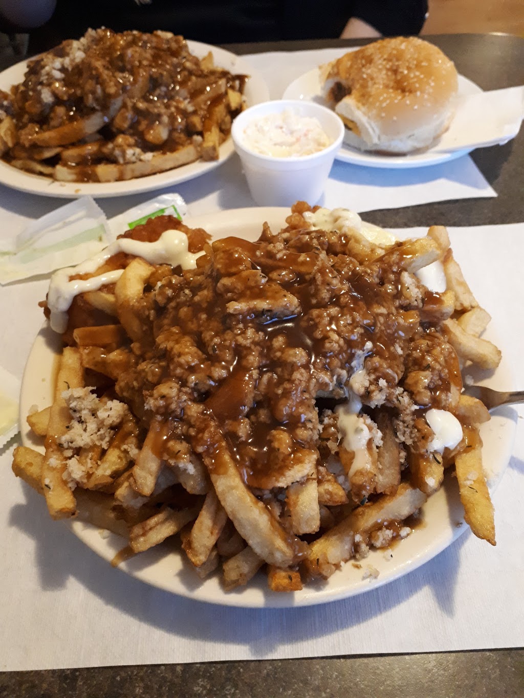 Seaside Restaurant | 2546 Topsail Rd, Conception Bay South, NL A1W 4A5, Canada | Phone: (709) 834-9059