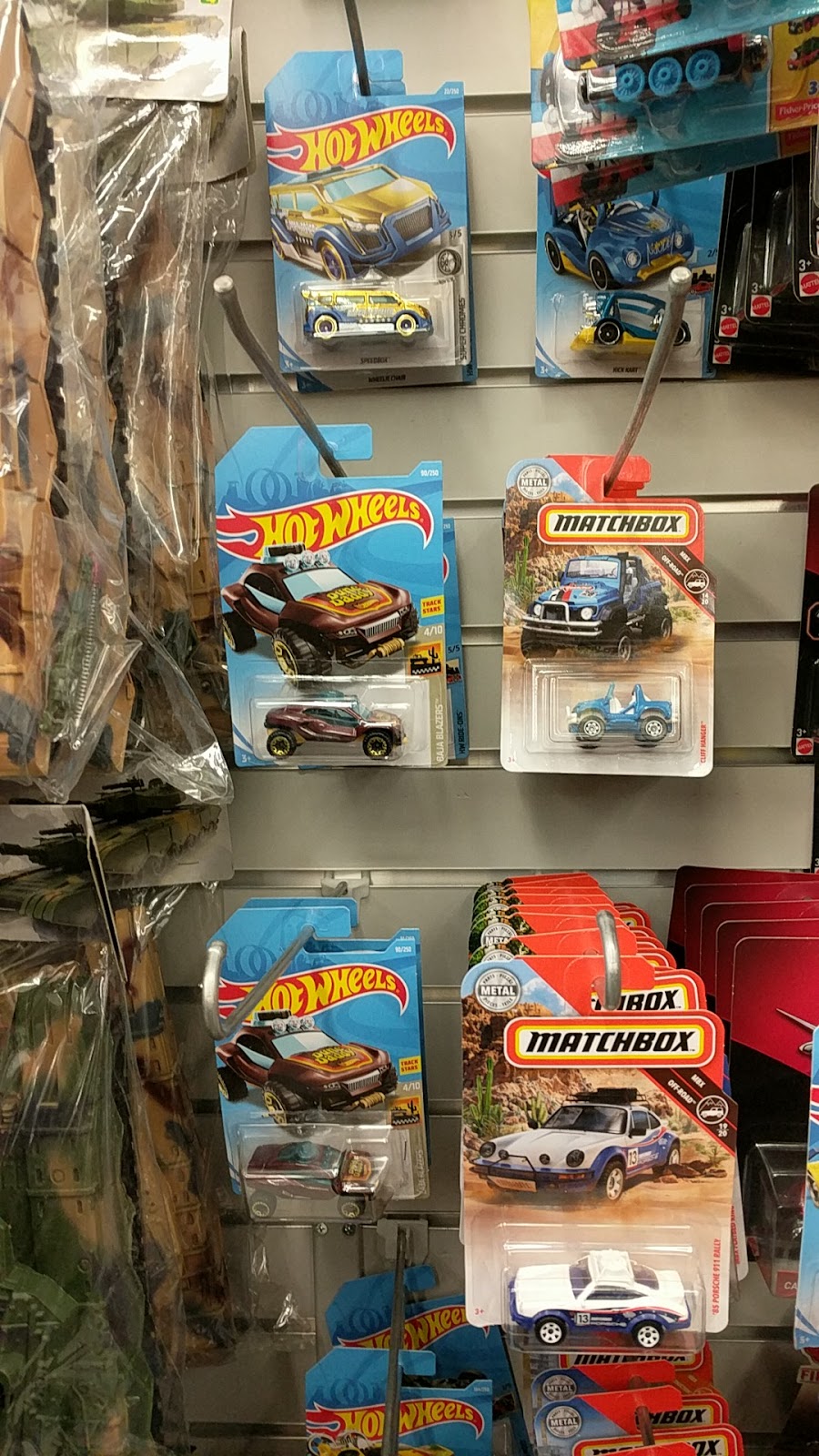 Dollarama | 3510 Saanich Rd, Victoria, BC V8X 1W3, Canada | Phone: (250) 412-0224