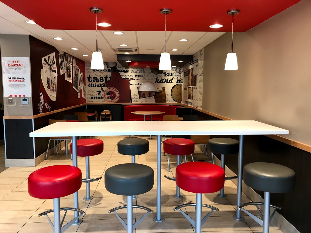 KFC | 896 Burnhamthorpe Rd W, Mississauga, ON L5C 2S3, Canada | Phone: (905) 896-8494