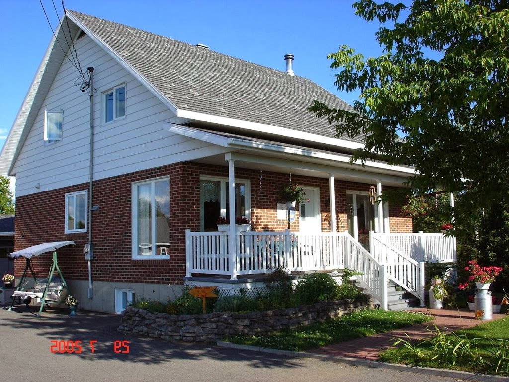 Gite chez France | 87 Rang de lÉglise N, Saint-Alban, QC G0A 3B0, Canada | Phone: (418) 268-3440