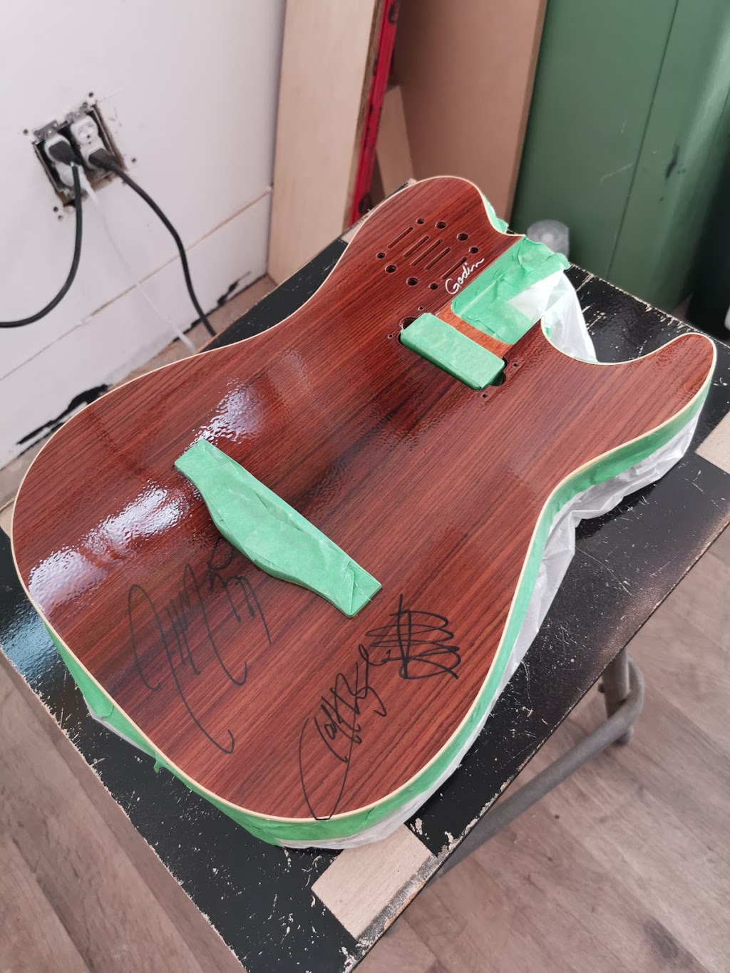 Julien Bergeron, Luthier designer | 4640 Rue Sainte-Catherine E, Montréal, QC H1V 1Y9, Canada | Phone: (438) 931-0065