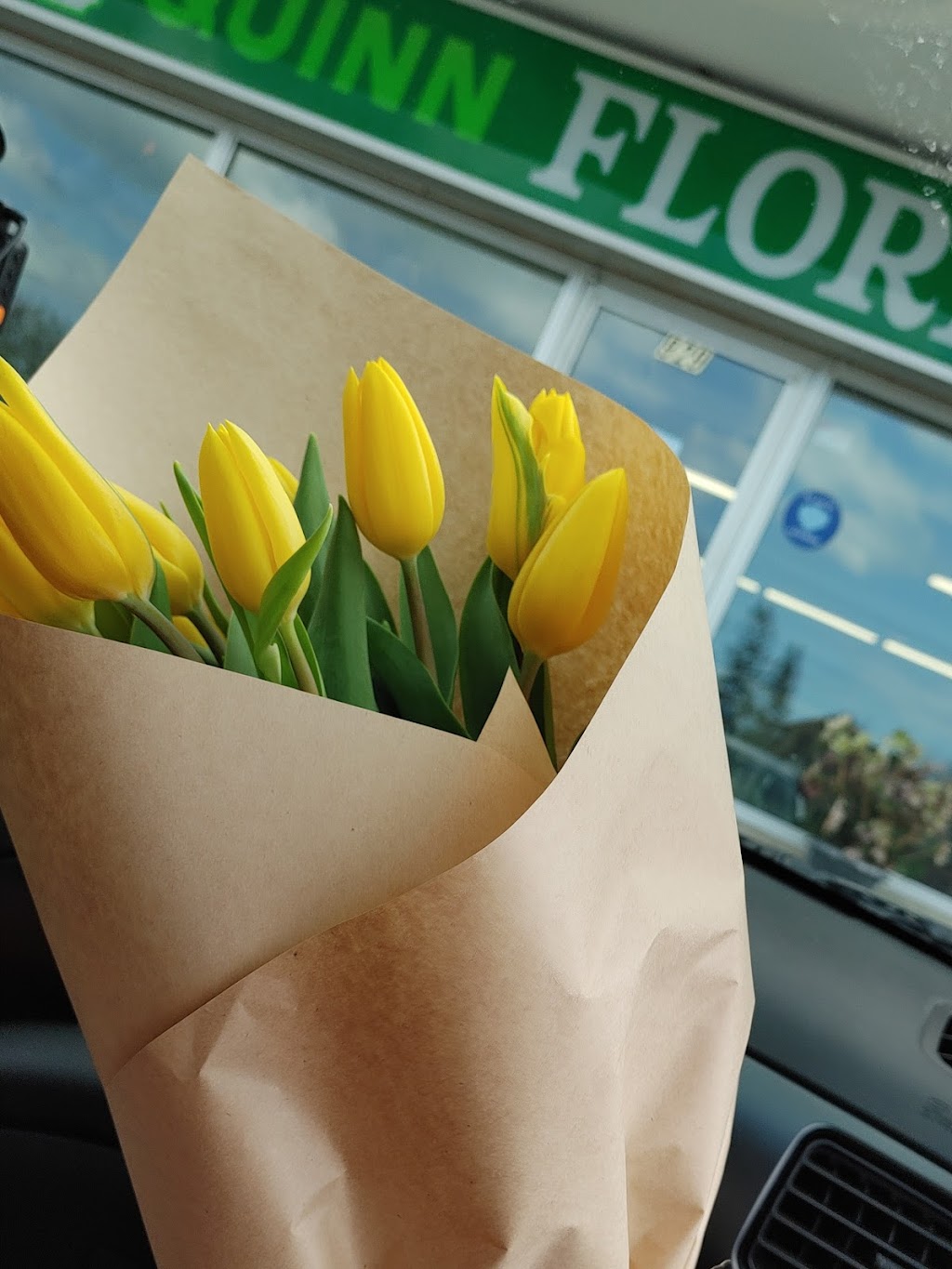 Wilder and Rain Flowers / Quinn Florist | 929 Queen St, Kincardine, ON N2Z 2Y8, Canada | Phone: (519) 396-2563