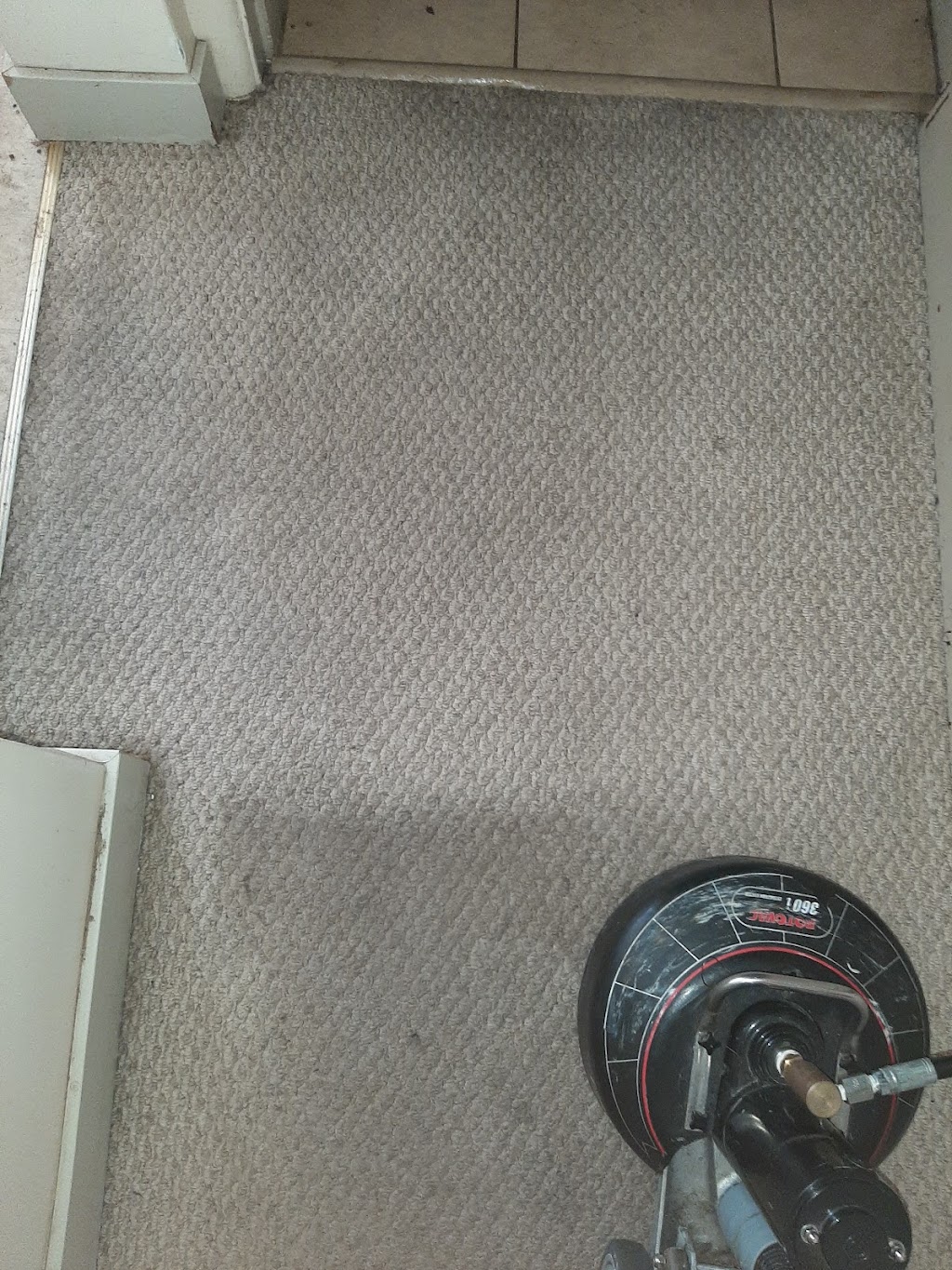 UltraPro Cleaning Services | 845 Northmount Dr NW, Calgary, AB T2L 0A3, Canada | Phone: (825) 882-5336