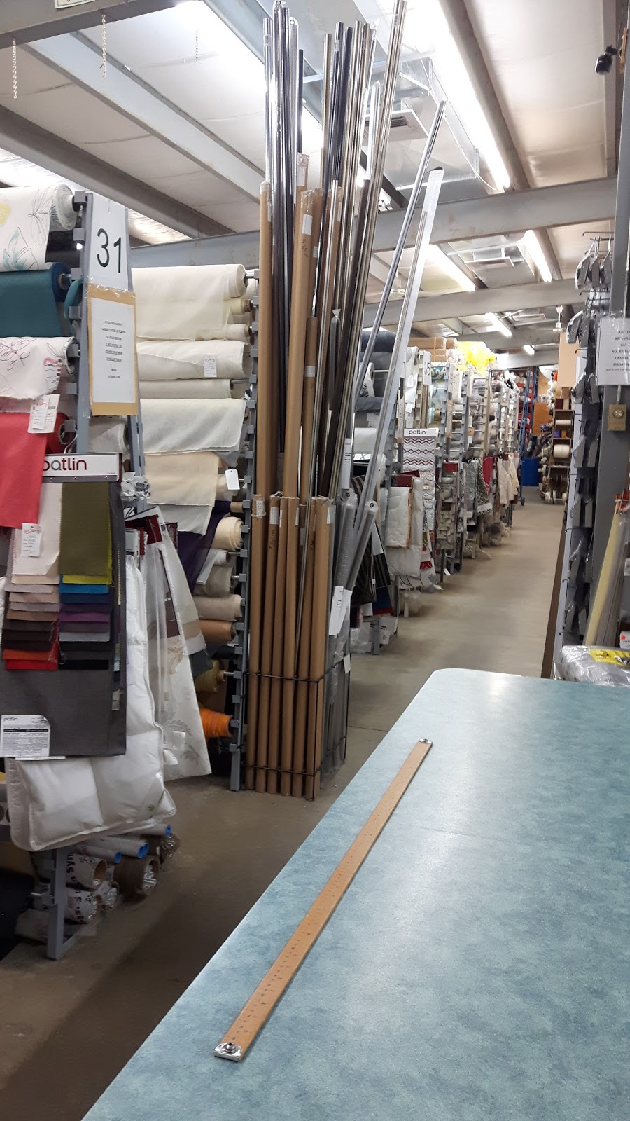 Fabrics Roger & Son | 17975 Rue Charles, Mirabel, QC J7J 1H9, Canada | Phone: (450) 435-5124