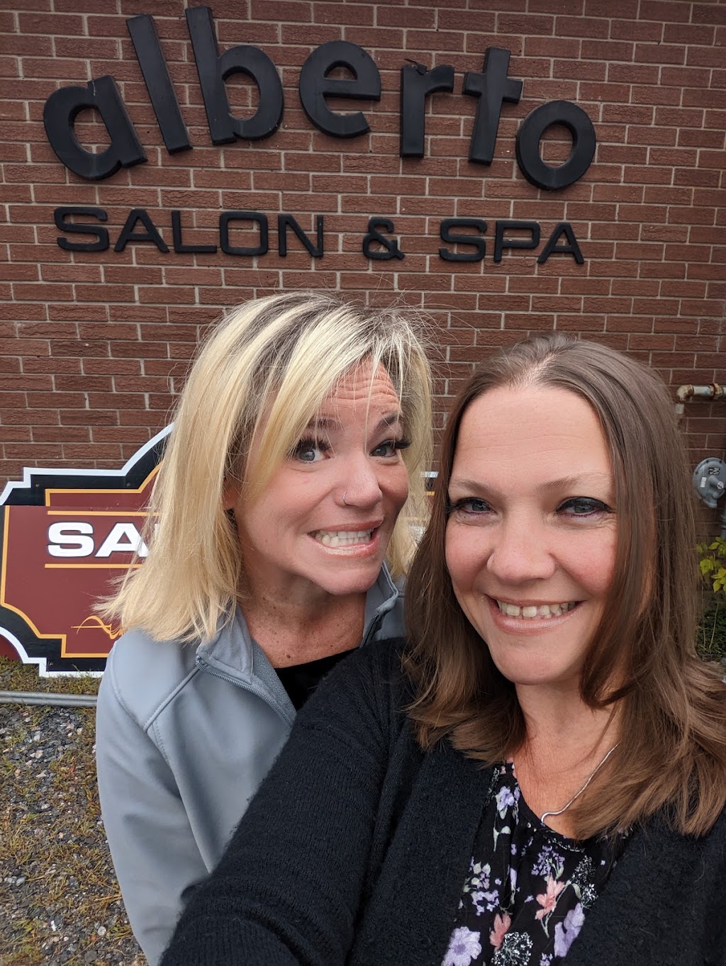 Alberto Salon & Spa | 8 Park Dr, Huntsville, ON P1H 1P5, Canada | Phone: (705) 788-2700