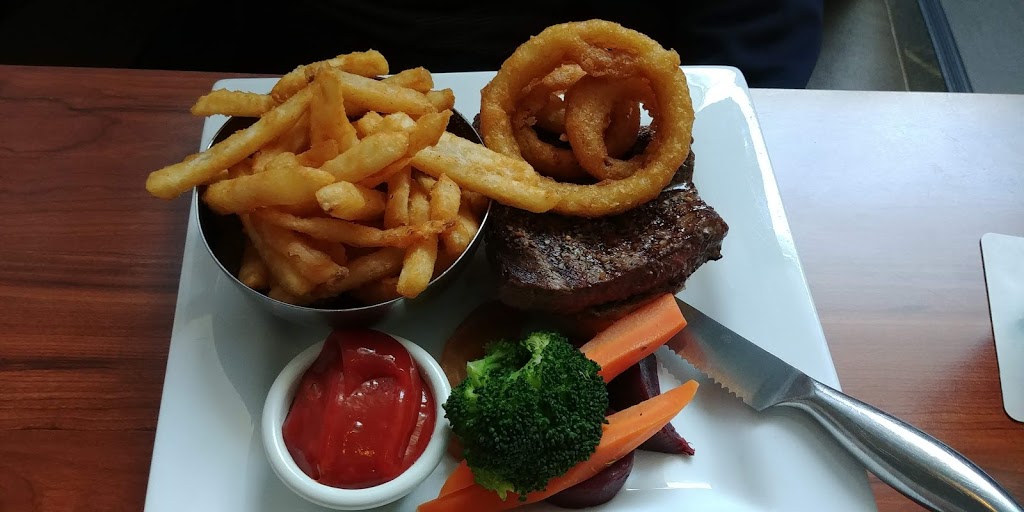 Filos Restaurant & Lounge | 1221 Canyon Meadows Dr SE #38, Calgary, AB T2J 6G2, Canada | Phone: (403) 271-3340