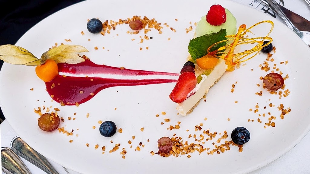 1640 Bistro | 20 Rue Sainte-Anne, Québec, QC G1R 3X2, Canada | Phone: (418) 694-9063