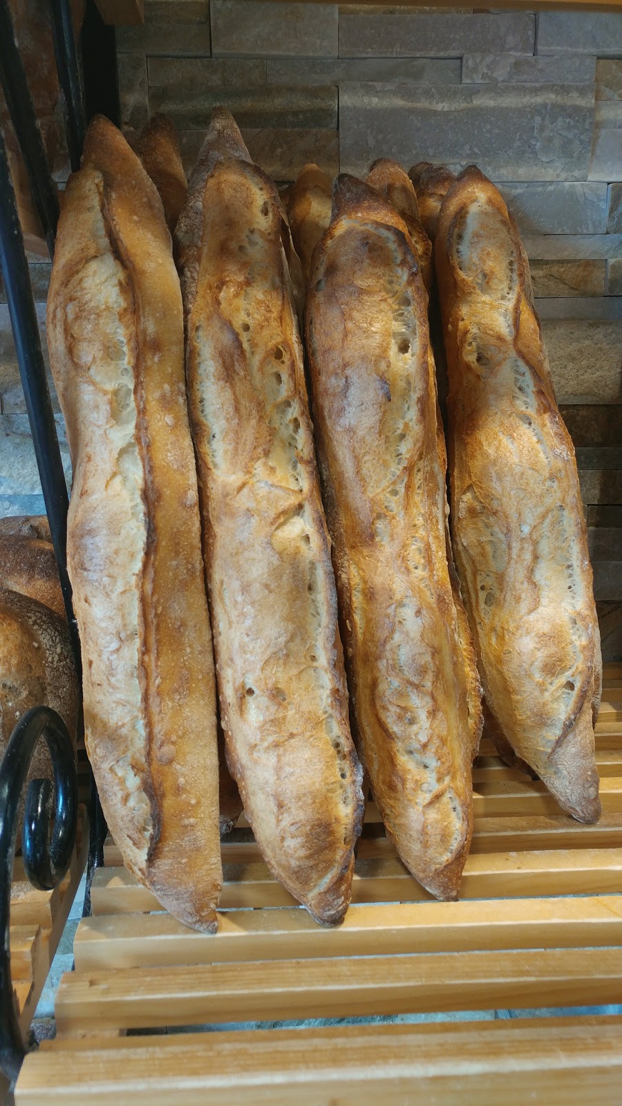 Boulangerie Saint-Viateur | 602 Rue Notre Dame, Joliette, QC J6E 9E1, Canada | Phone: (450) 755-4575