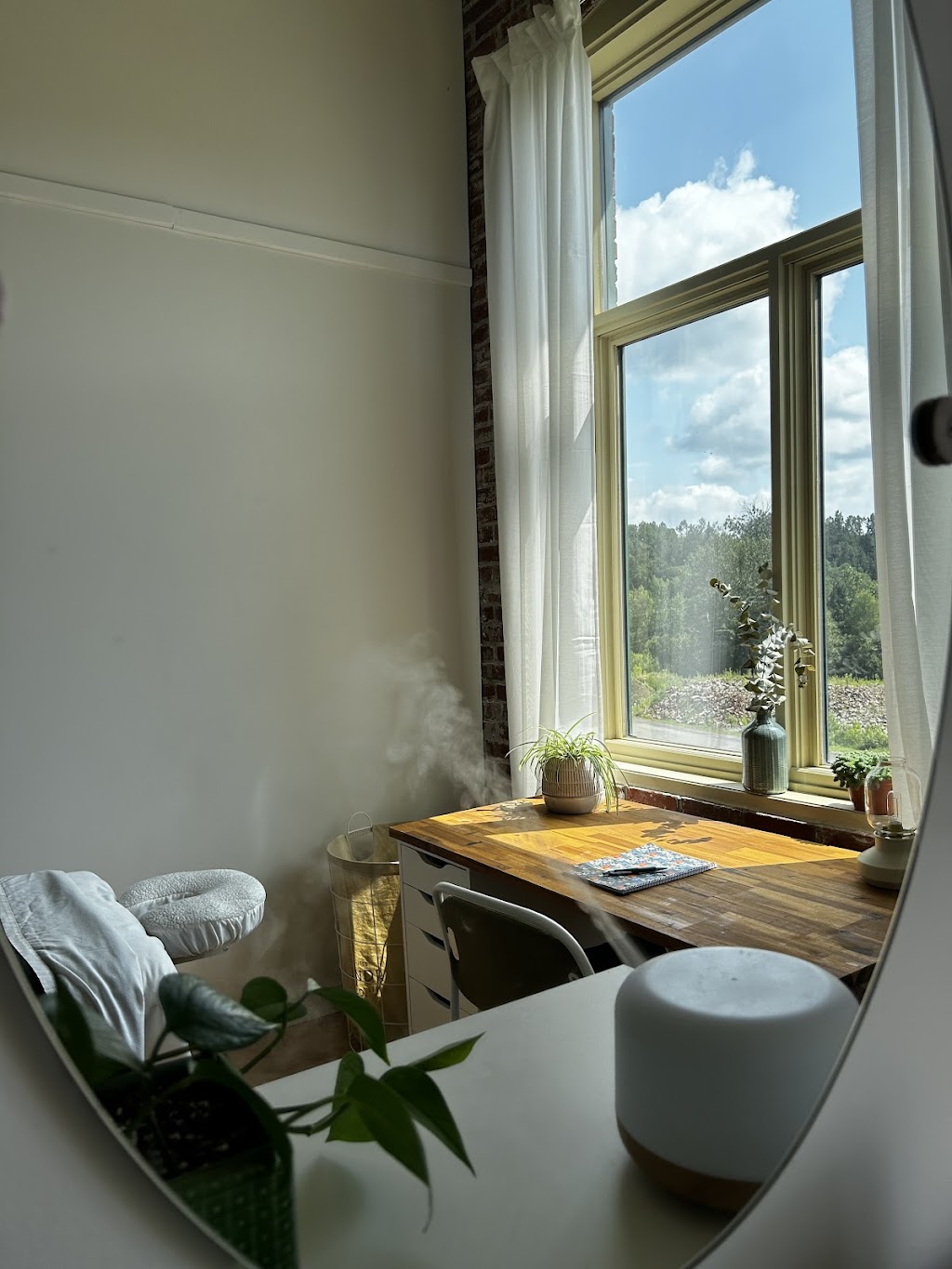 Nömad Massothérapie | 2685 Rue Rolland, Sainte-Adèle, QC J8B 1C5, Canada | Phone: (579) 888-0828