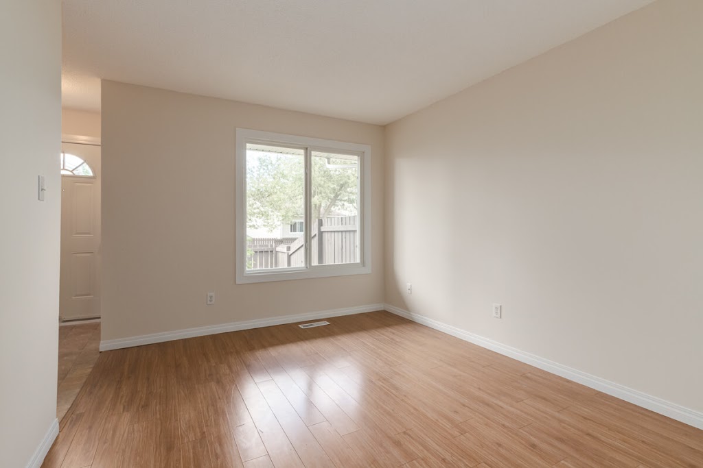 Hooke County Townhomes | 1 Hooke Rd NW, Edmonton, AB T5A 4M1, Canada | Phone: (855) 247-1492