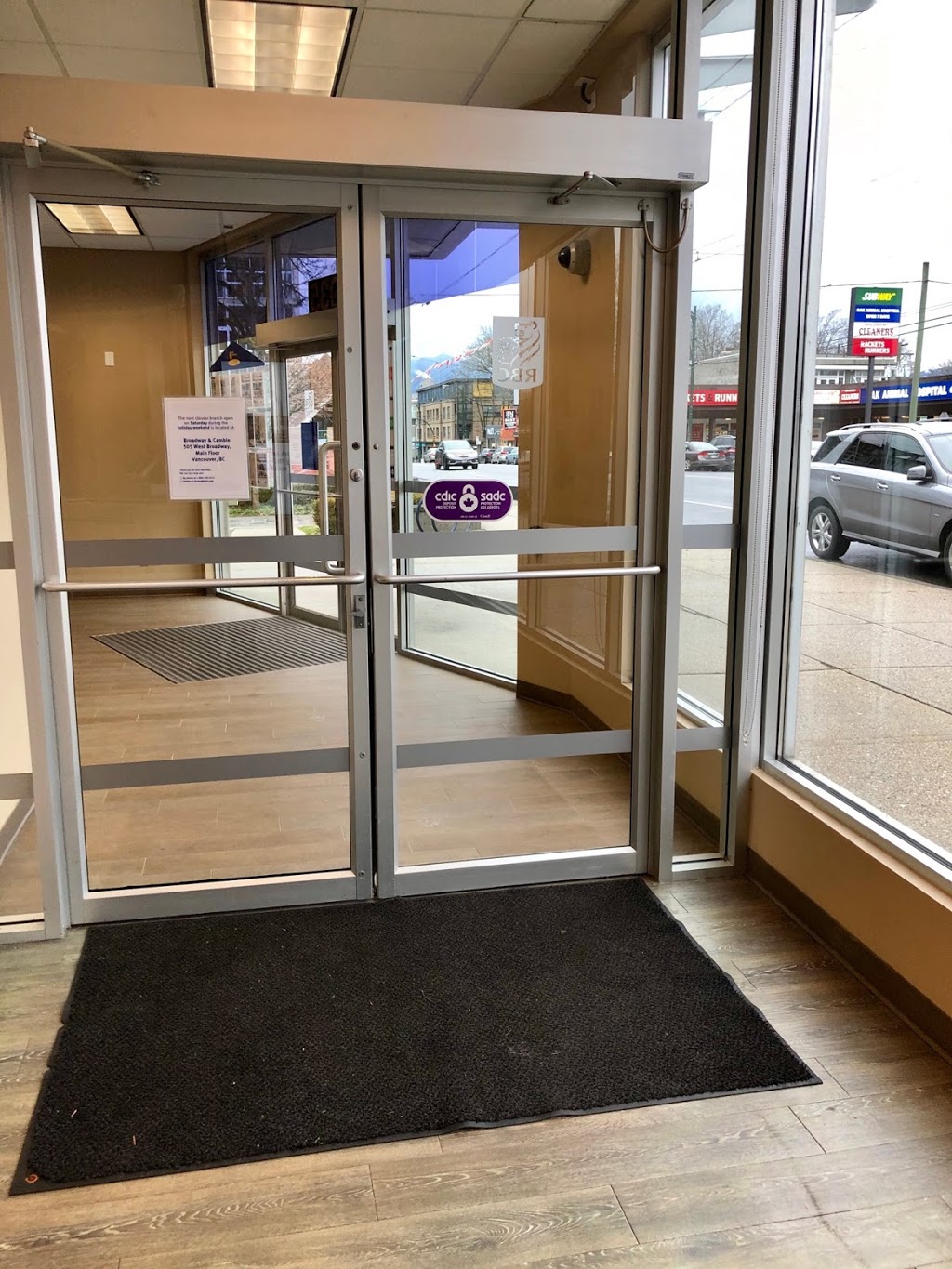 RBC Royal Bank | 3935 Oak St, Vancouver, BC V6H 2M7, Canada | Phone: (604) 665-0341