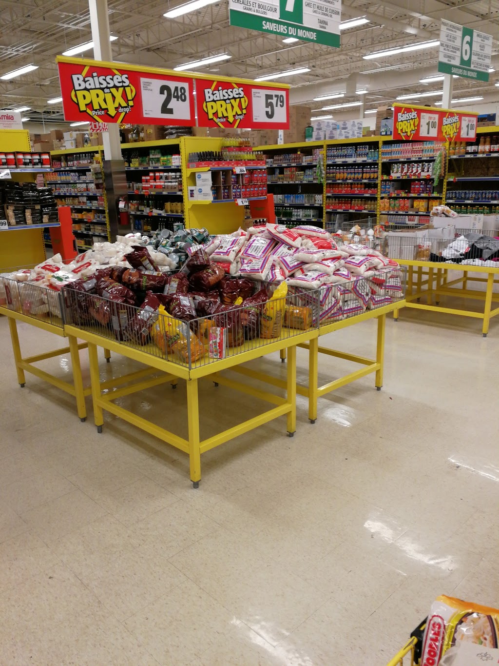 Maxi | 7200 Boulevard Taschereau, Brossard, QC J4W 1N1, Canada | Phone: (450) 672-3201
