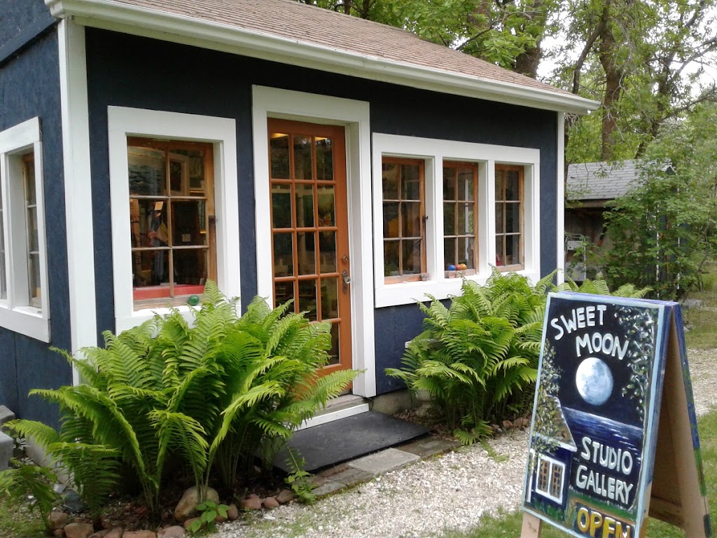 Sweet Moon Studio | 103139, Provincial Trunk Hwy 9, Sandy Hook, MB R0C 2W0, Canada | Phone: (204) 641-2473