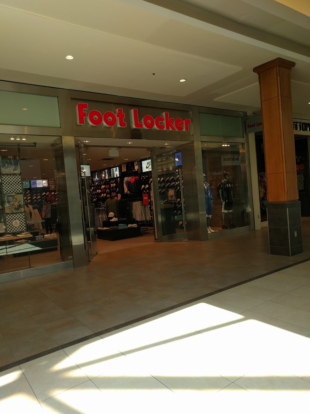 Foot Locker | 2960 Kingsway Drive Space E6a, Kitchener, ON N2C 1X1, Canada | Phone: (519) 893-9609