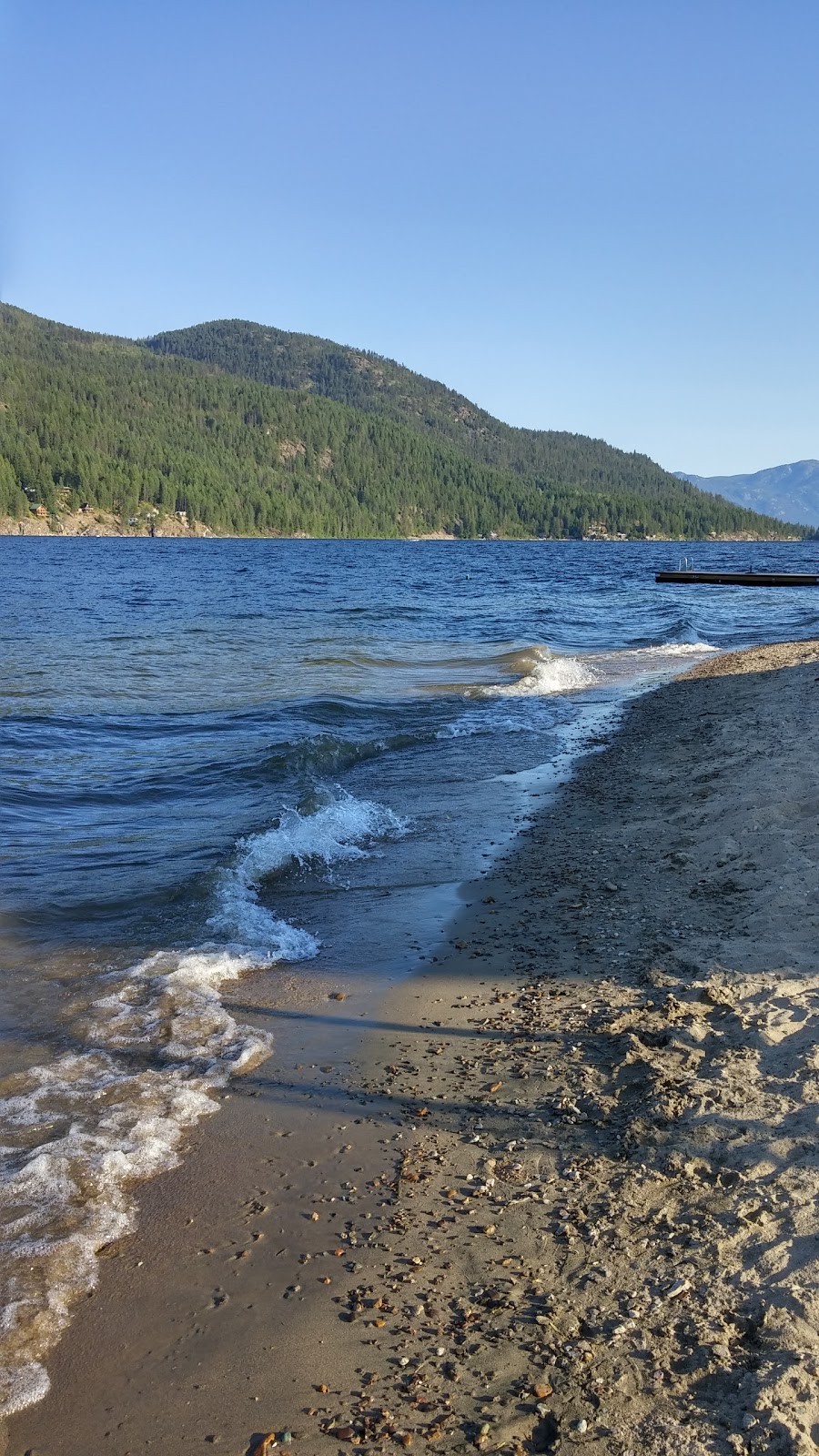 Totem Motel & Resort | 61 Kingsley Rd, Christina Lake, BC V0H 1E2, Canada | Phone: (250) 447-9322