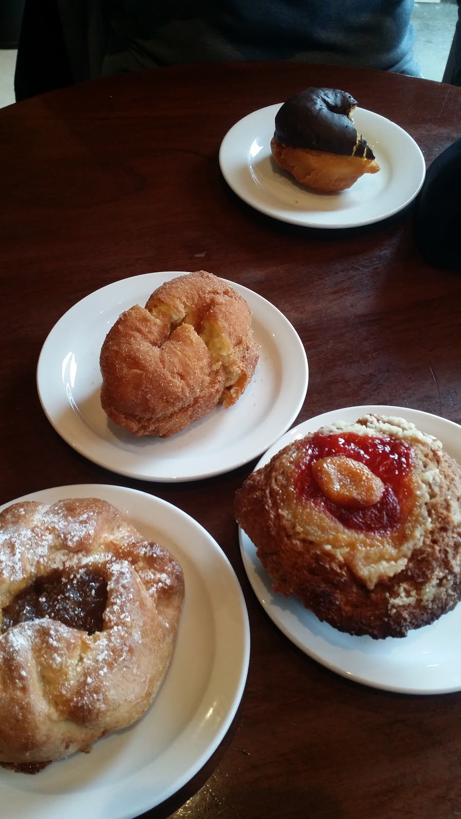 Honey Doughnuts & Goodies | 4373 Gallant Ave, North Vancouver, BC V7G 1L1, Canada | Phone: (604) 929-4988