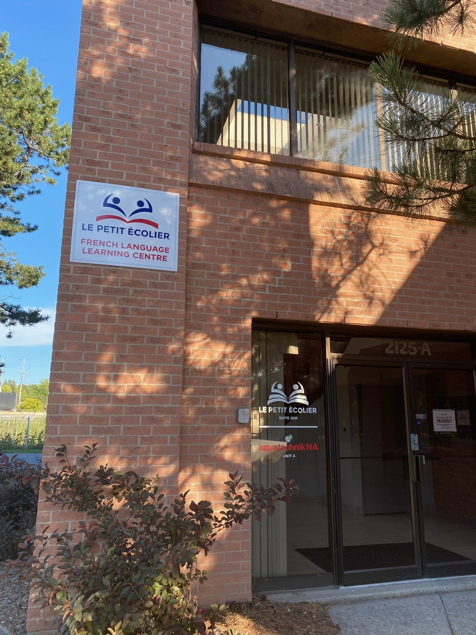LE PETIT ÉCOLIER FRENCH LANGUAGE LEARNING CENTRE | 2125 S Service Rd W Suite 200, Oakville, ON L6L 5W2, Canada | Phone: (905) 582-3554