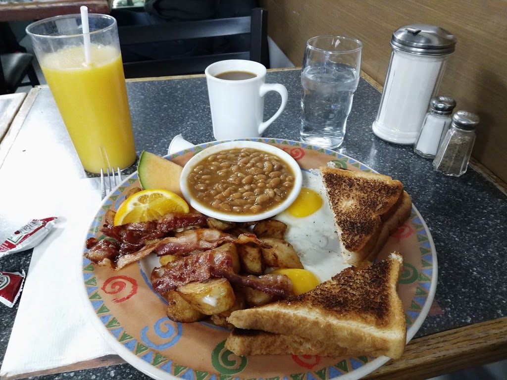 Restaurant Chez La Mère | 4028 Rue Masson, Montréal, QC H1X 1T8, Canada | Phone: (514) 725-9391