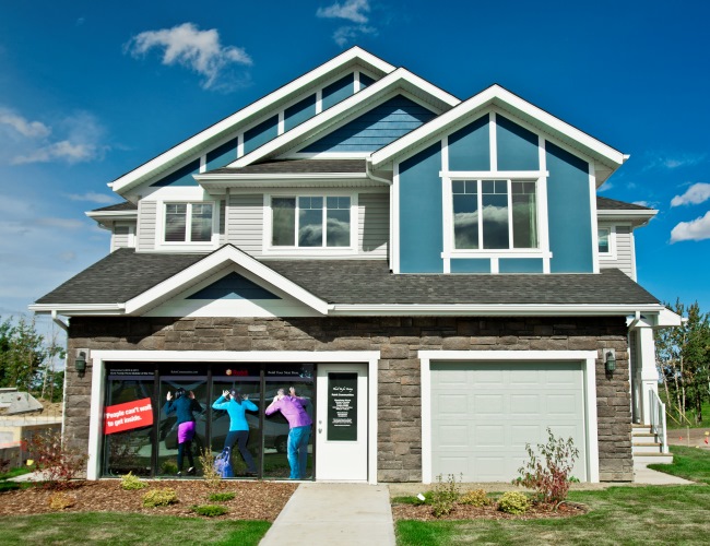 Starling at Big Lake | 2405 Sparrow Crescent NW, Edmonton, AB T5S 0G6, Canada | Phone: (780) 938-5478