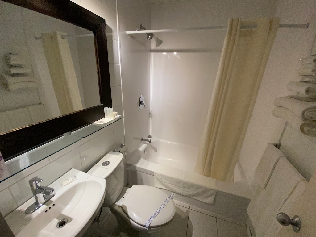 Motel Panoramique | 1303 Bd du Saguenay O, Chicoutimi, QC G7J 1A1, Canada | Phone: (418) 590-7455